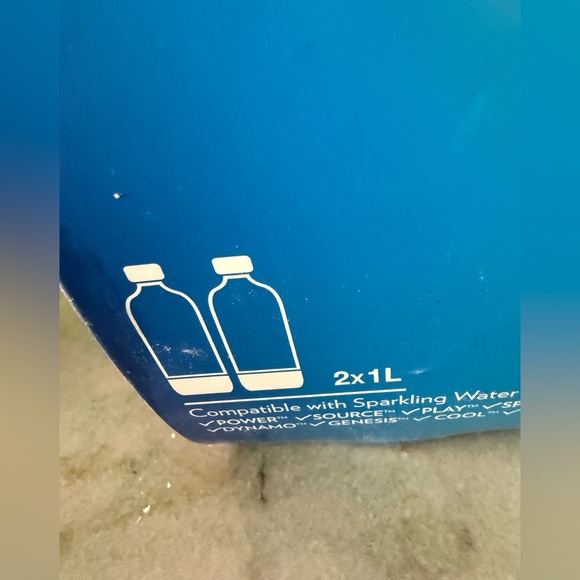 🆕 Soda Stream Carbonating Bottles | 2 x 1L | Slim | Black Cap | 10/2021 | NEW - Picture 3 of 4